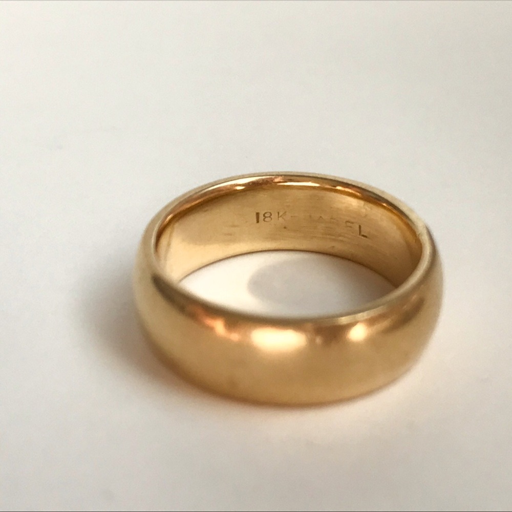 18k yellow gold band, thick buttery gold. US sz 4.5.